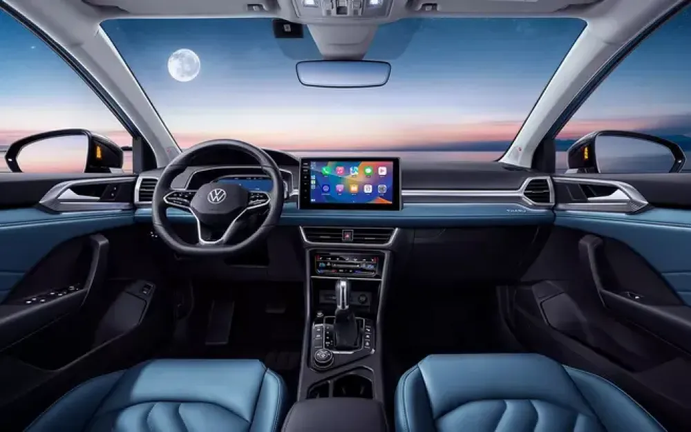 Интерьер Volkswagen Tharu
