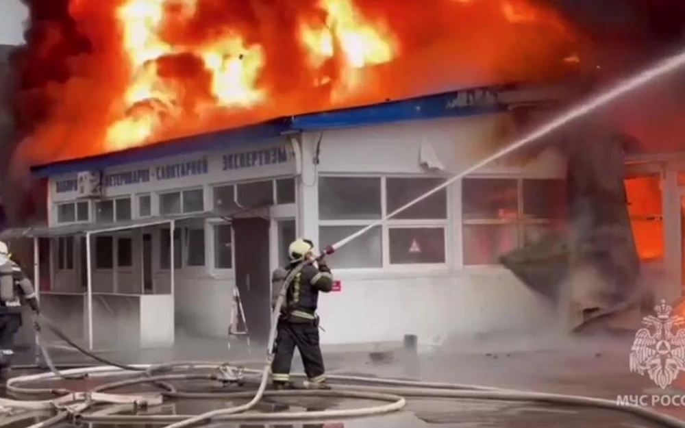 Пожар на рынке в Воронеже локализовали