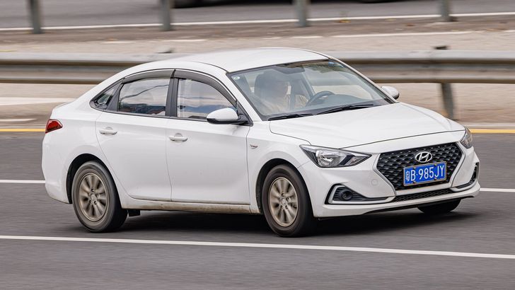 В Россию привезли надежный седан Hyundai, который можно купить дешевле «Лады»