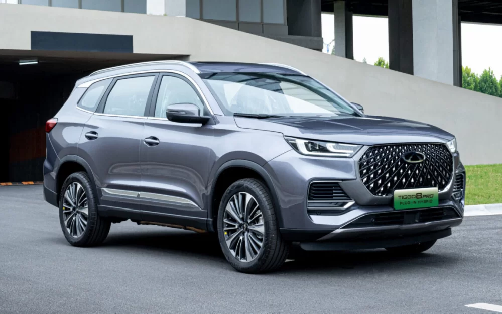 В России резко подешевел самый дорогой кроссовер Chery. Сколько он стоит теперь