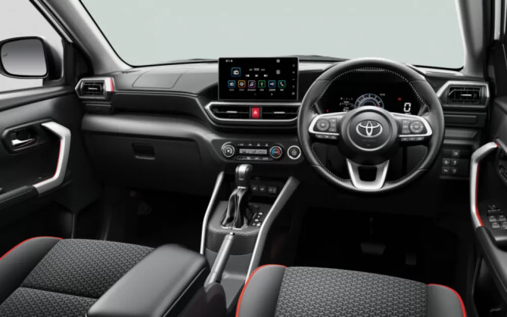 Интерьер Toyota Raize