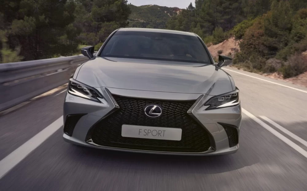 Названы самые надежные 300-сильные автомобили в мире. Список из 10 моделей