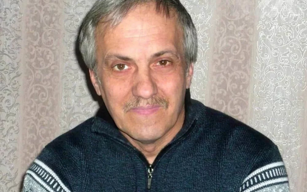 Посетитель с игрушечным автоматом, просящийся на прием к Путину, оказался поэтом