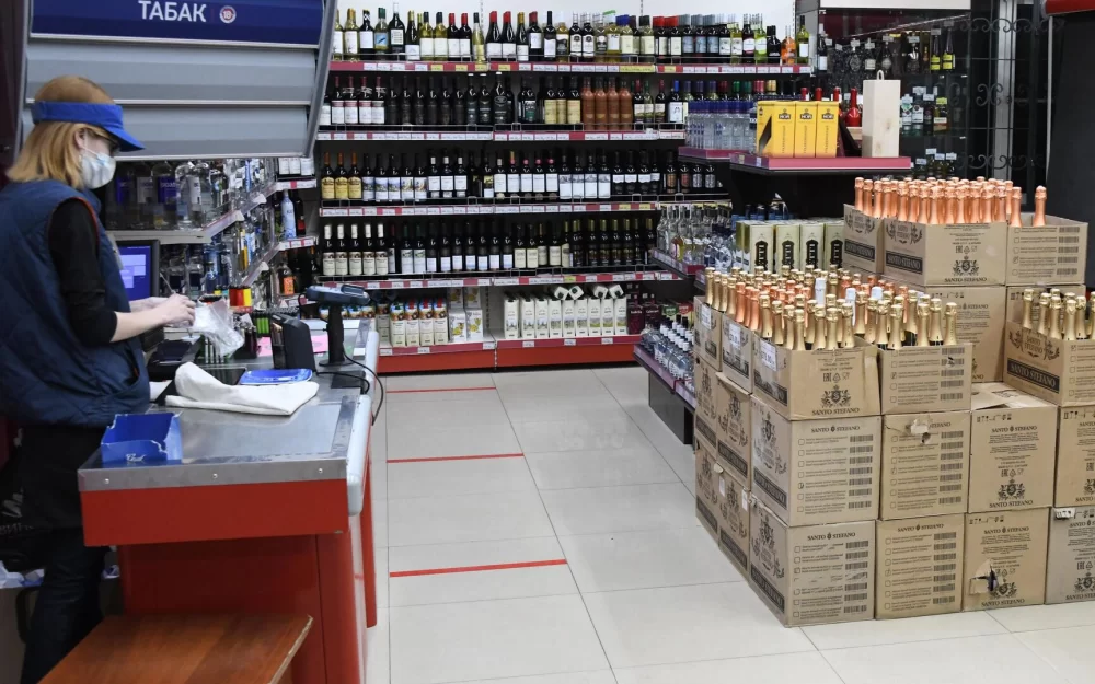 Депутат предложил запретить продажу алкоголя на День России