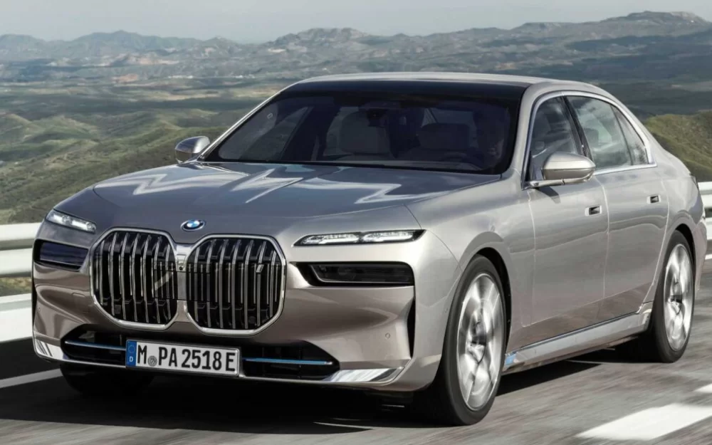 Названы лучшие премиальные электромобили в 2024 году. Список из 10 моделей