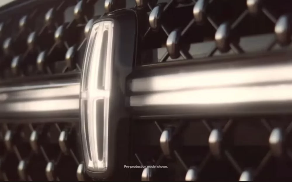 Lincoln анонсировал обновленный внедорожник Navigator. Официальное видео с новинкой