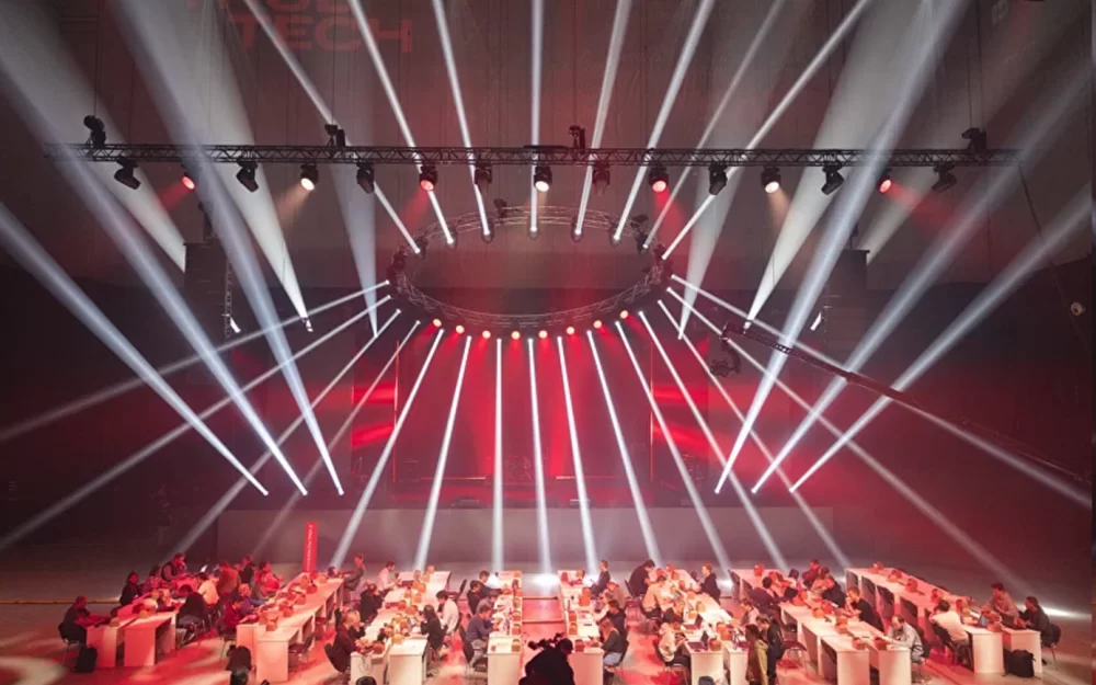 МТС проведет ИТ-чемпионат с шоу-кодингом и гонками роботов. Призовой фонд — свыше 10 млн рублей