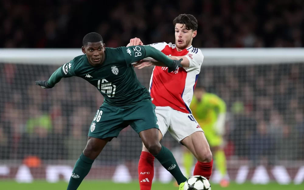 Монако с Головиным уступил Арсеналу в Лиге чемпионов