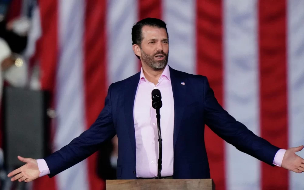 Сын Трампа посмеялся над видео, где его отец прогоняет Зеленского