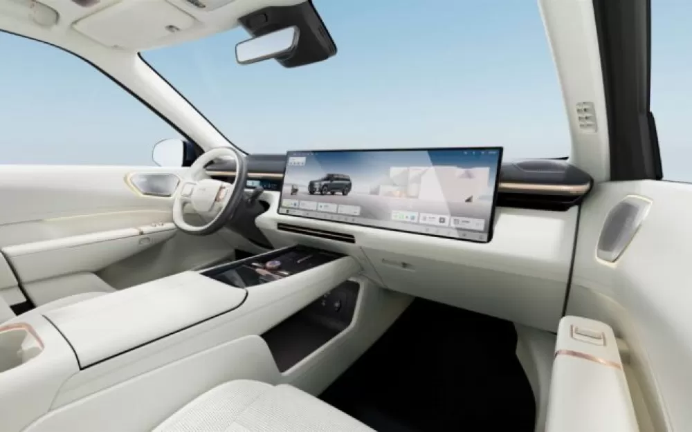 Интерьер Lynk&Co 900
