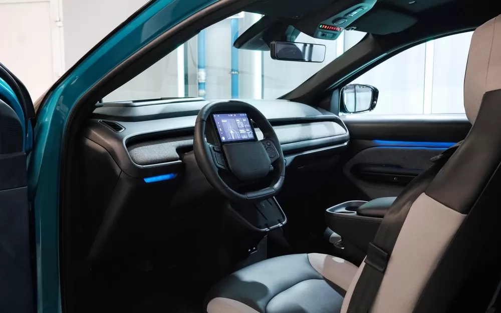 Атом показал предсерийный прототип будущего электромобиля. Рис. 2