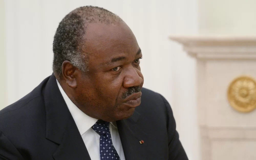 Отстраненный от власти президент Габона снова объявил голодовку