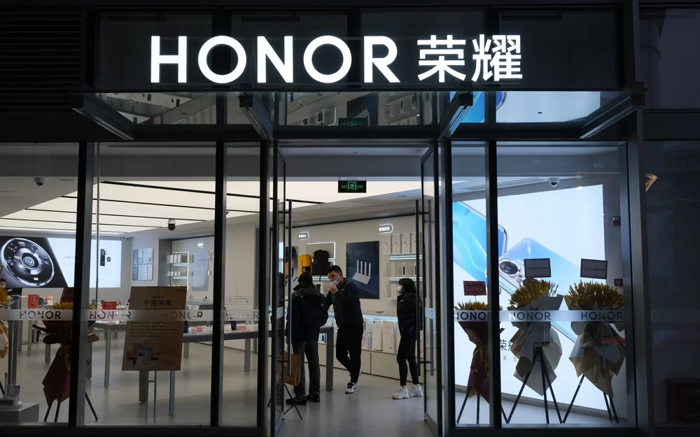 Honor вкладывает 10 миллиардов долларов в технологии ИИ