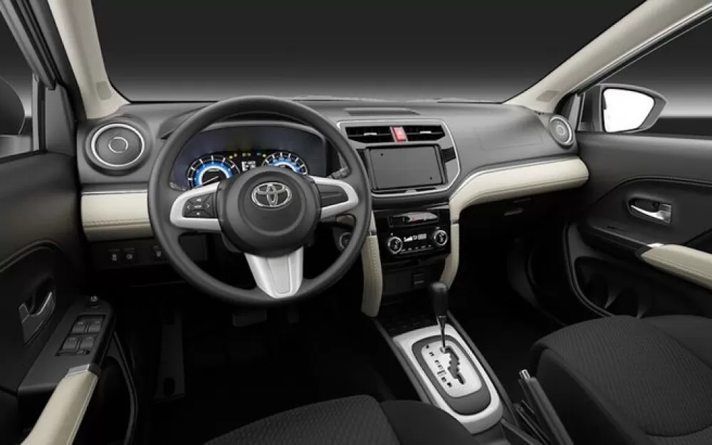 Интерьер Toyota Rush