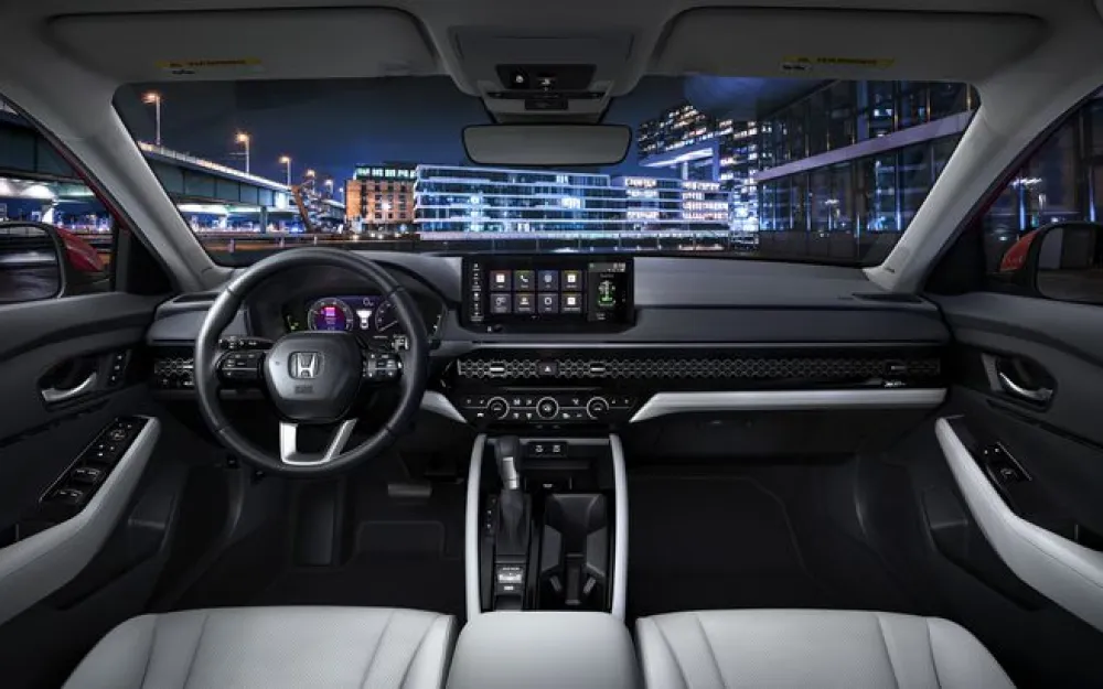 Салон Honda Accord