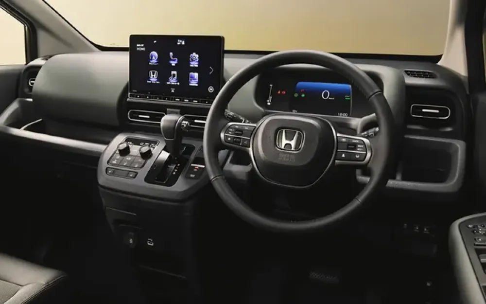 Интерьер Honda Freed Crosstar