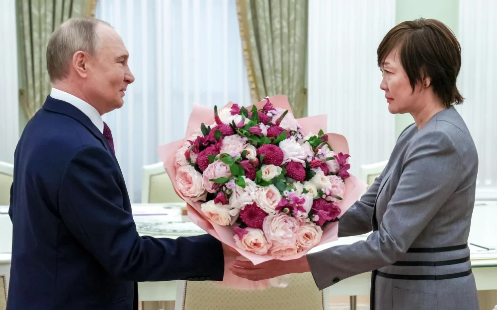 Вдова экс-премьера Японии заявила, что поговорила с Путиным благодаря мужу