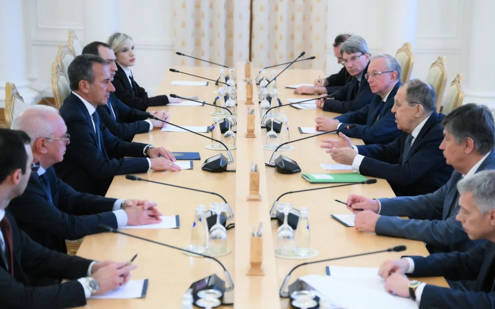 Лавров обсудил с абхазским коллегой создание материально-технической базы