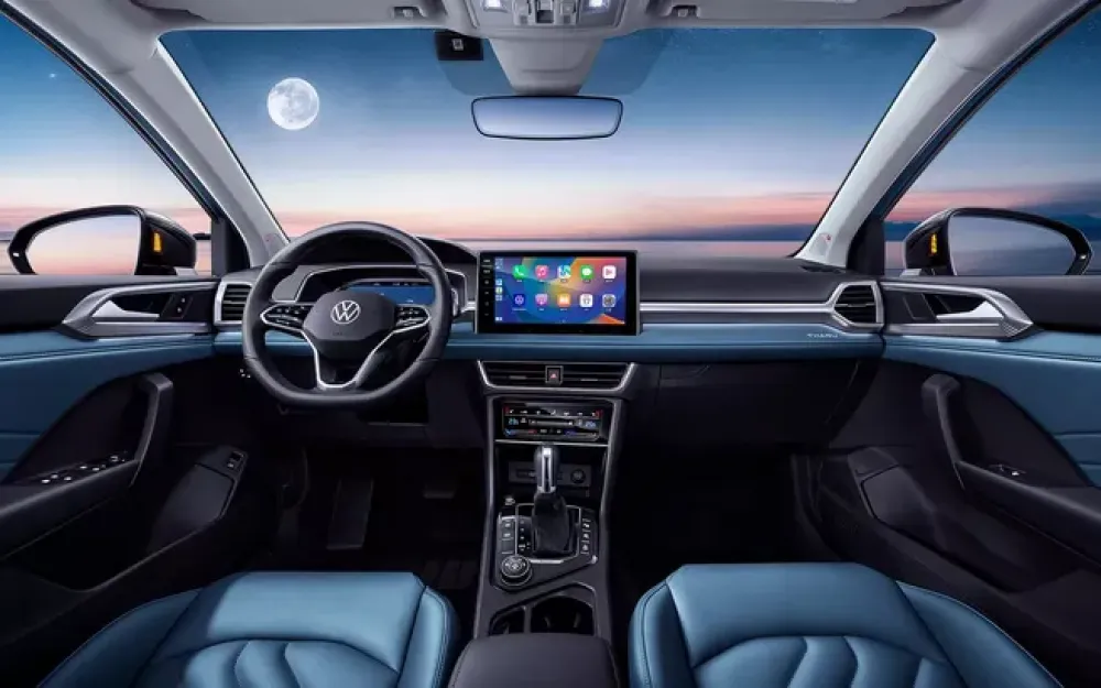 Интерьер Volkswagen Tharu