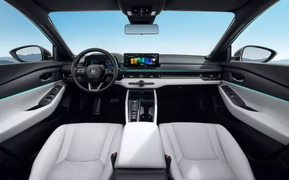 Интерьер Honda Accord