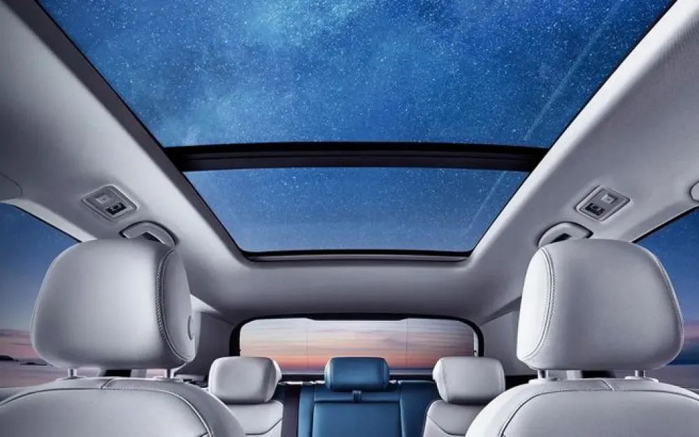 Интерьер Volkswagen Tharu
