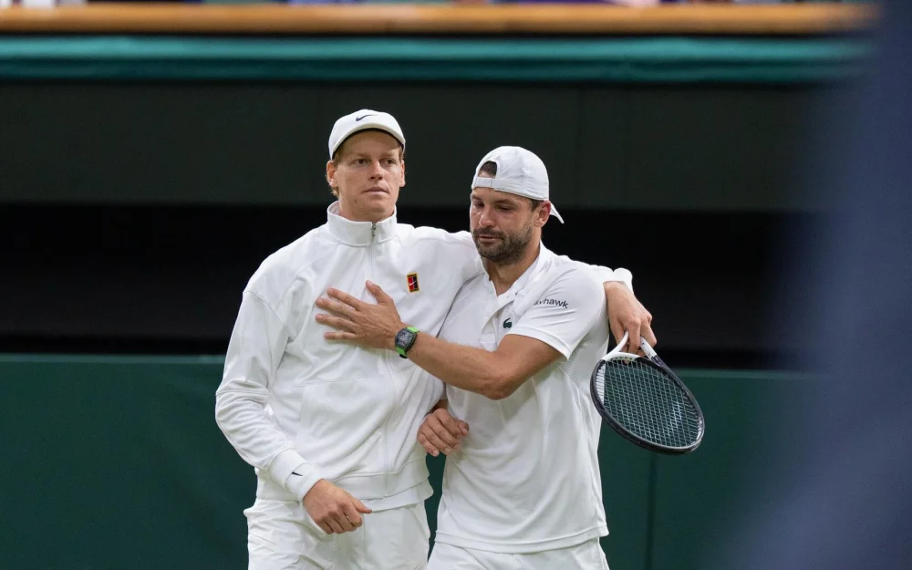 Болгарский теннисист снялся с матча с Синнером