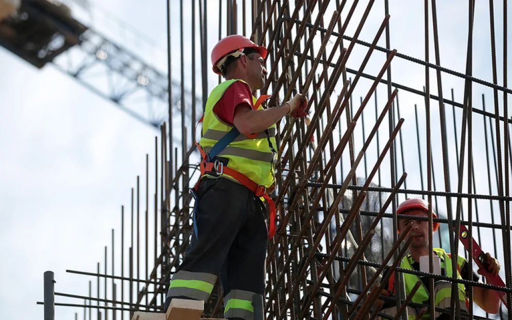 За проход на стройплощадки строителей заставят «платить улыбкой»