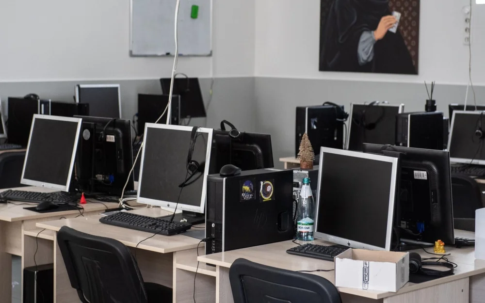 В Одессе рассказали об адских условиях работы украинских мошенников