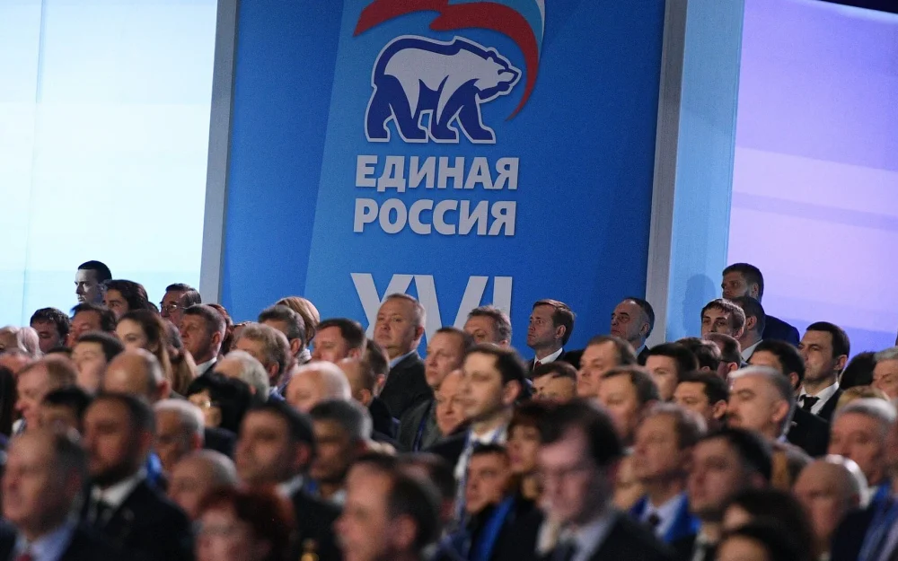 ЕР продолжит разбюрокрачивание своего аппарата, заявил Якушев