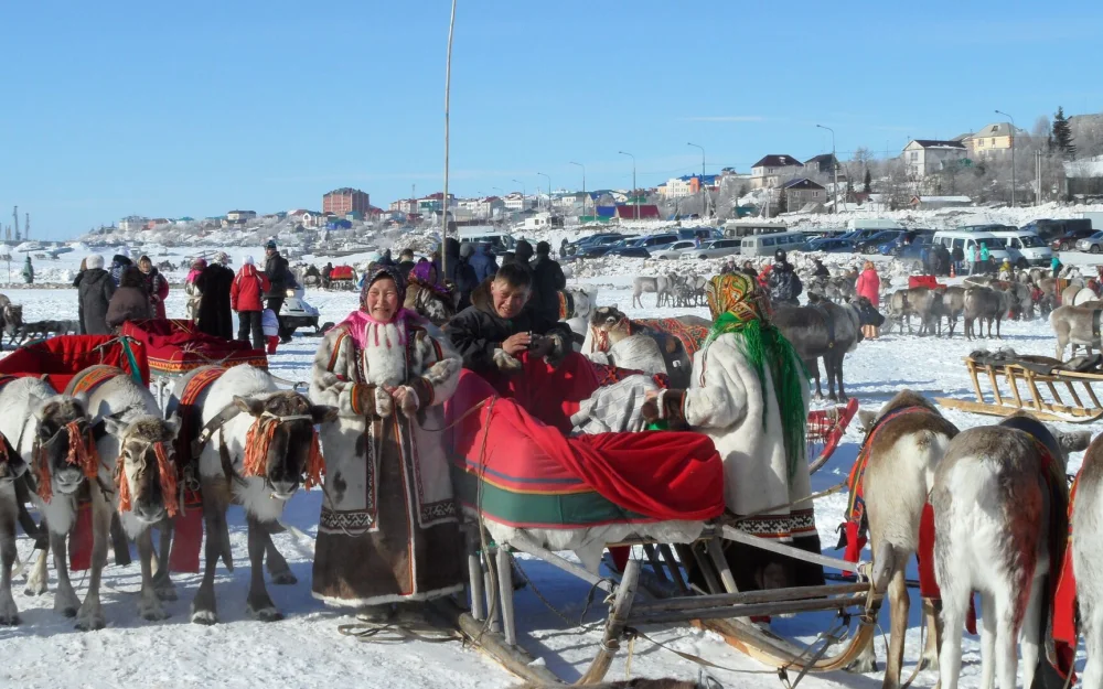 Запад хочет использовать коренные народы России, заявили в ФАДН