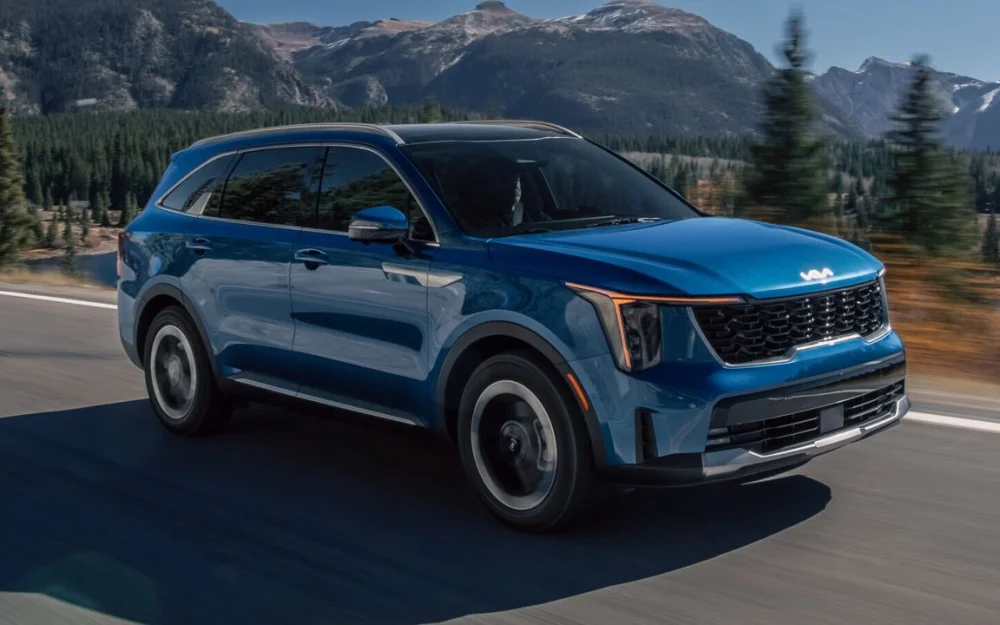 В Россию вернулся один из лучших семейных кроссоверов. Он имеет семиместный салон и стоит дешевле «китайцев»