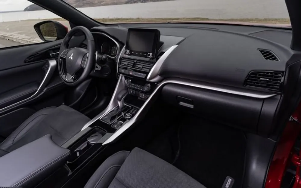 Интерьер Mitsubishi Eclipse Cross