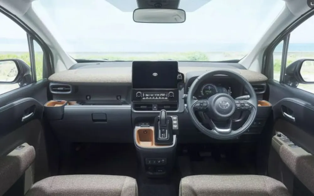 Интерьер Toyota Sienta