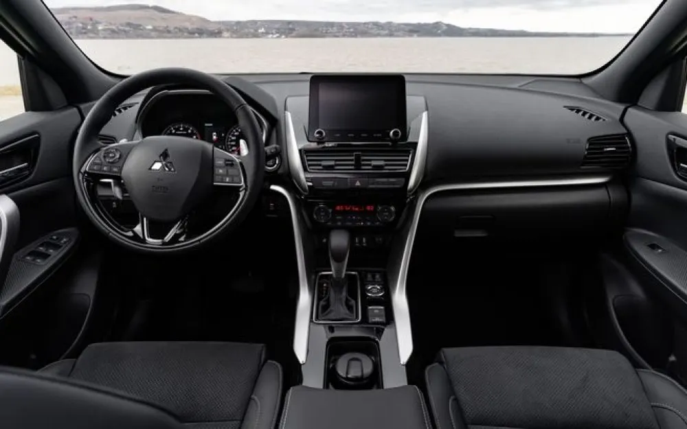 Интерьер Mitsubishi Eclipse Cross