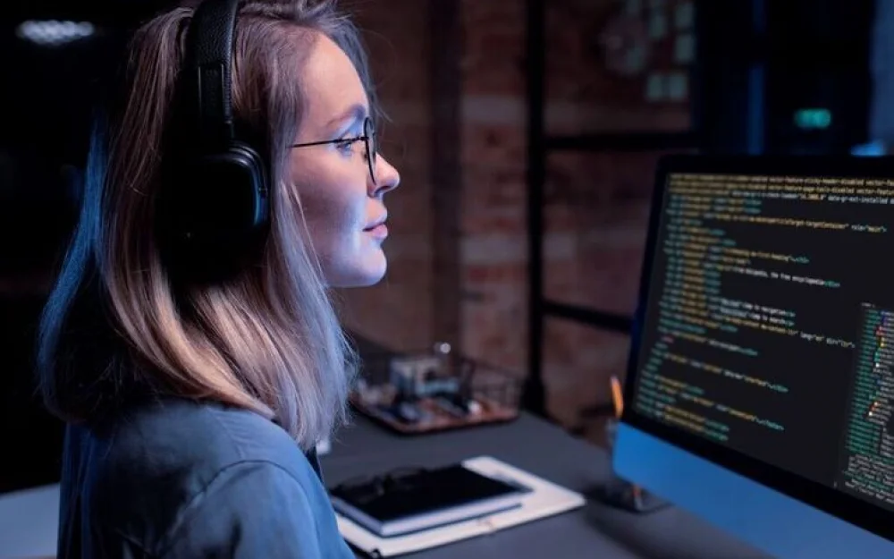 Айтишникам увеличивают зарплаты под их массовое увольнение