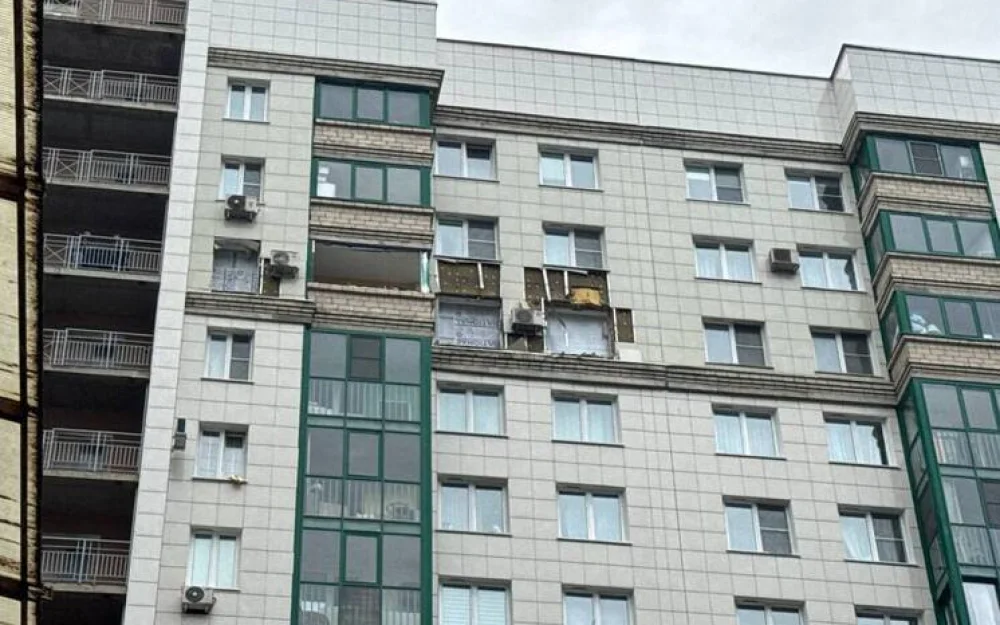 От падения фрагментов здания после взрыва БПЛА в Красногорске пострадали 8 автомобилей