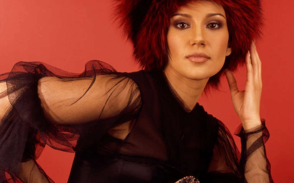 Опять встречают по ушанке: в моду вернулись меховые шапки из 1980-х