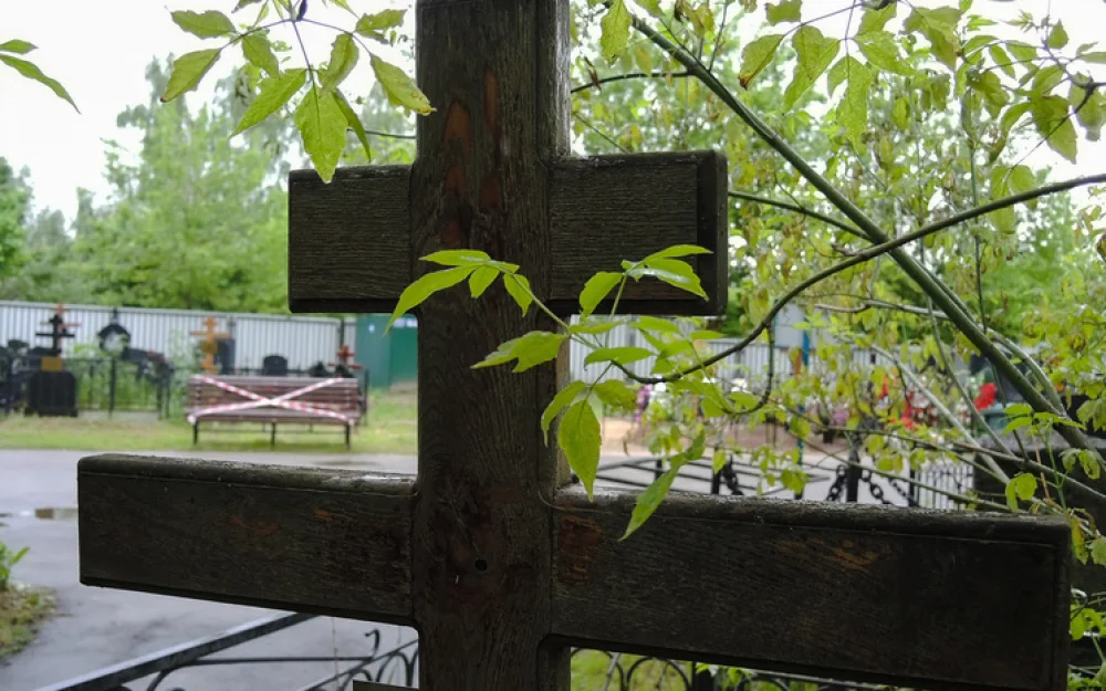 Апероль среди надгробий: резко выросла популярность кофеен на кладбищах