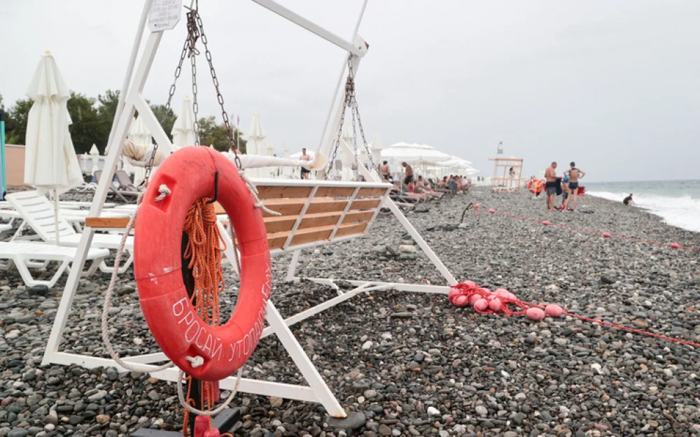 Ураганы и клопы по цене высокого сезона: родители вывезли детей на осенние каникулы в Сочи