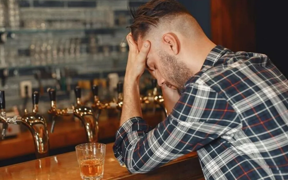 Названы 5 малоизвестных признаков реальных проблем с употреблением алкоголя