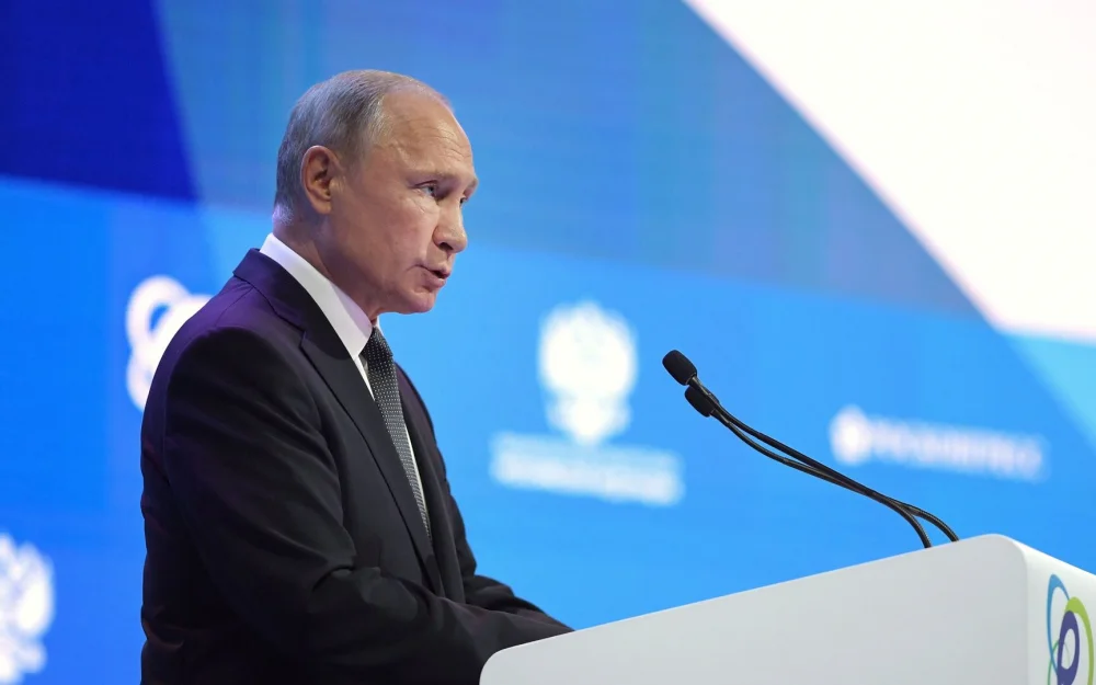 Путин призвал повышать уровень образования специалистов