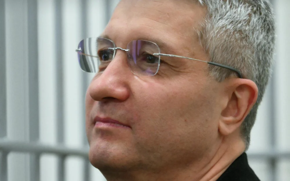 Коммунальщики предприняли пятую попытку взыскать долги с Тимура Иванова