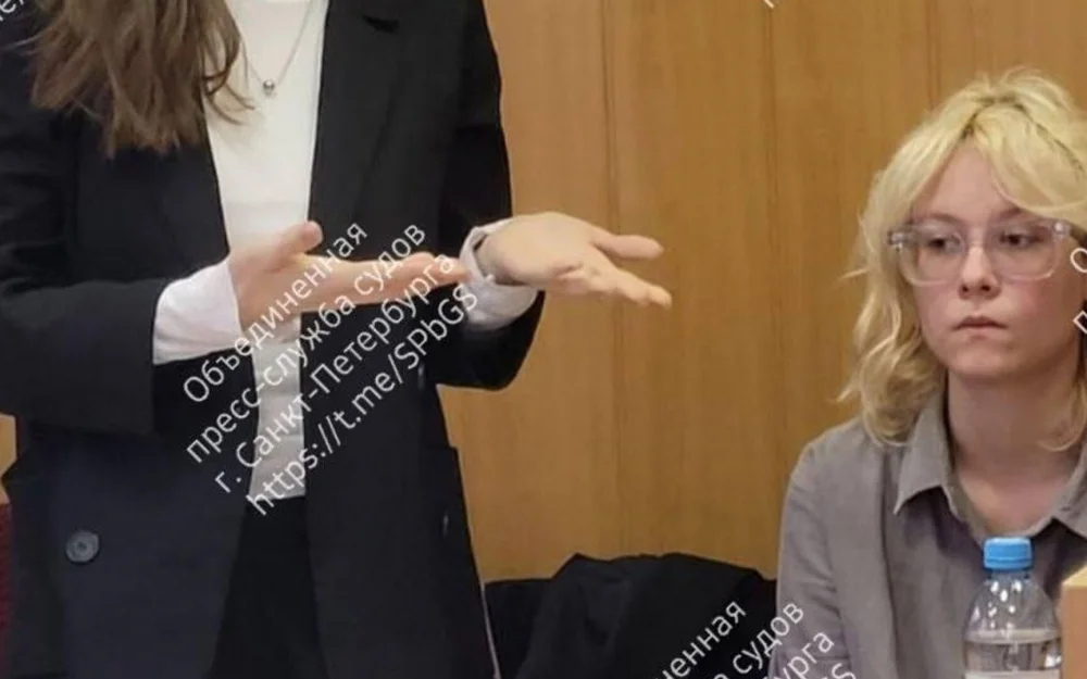 В отношении певицы Логиновой составили новый протокол, сообщил источник