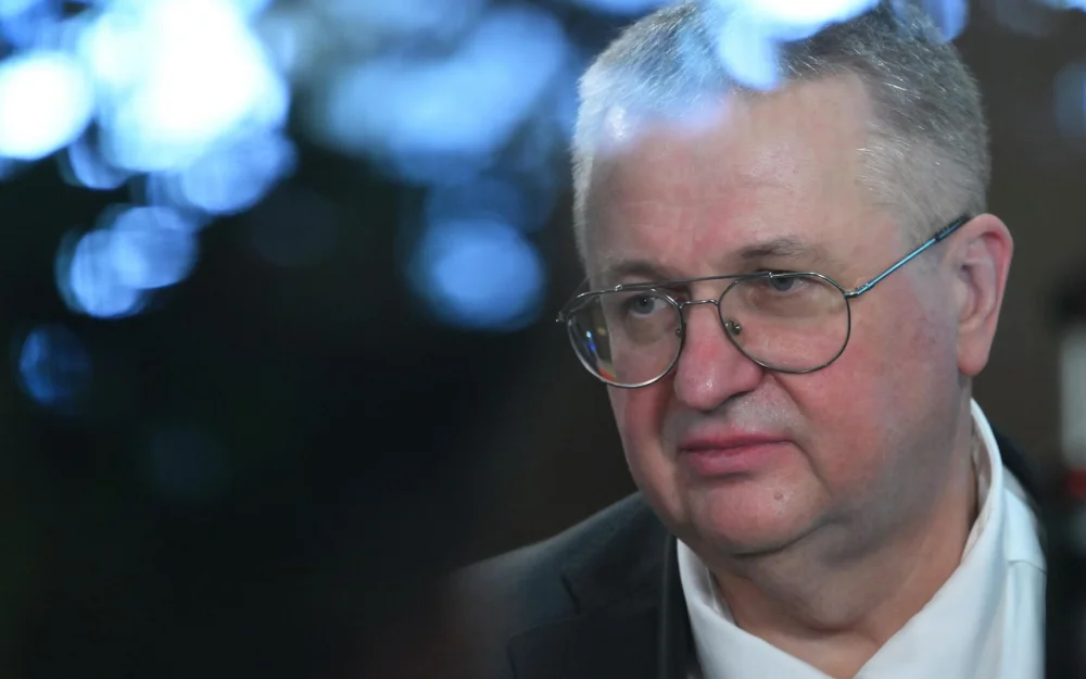 Западу не удастся поставить Россию на колени, заявил Оверчук