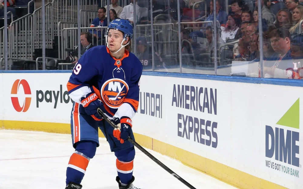 Шабанов отметился голом в дебютном матче в НХЛ