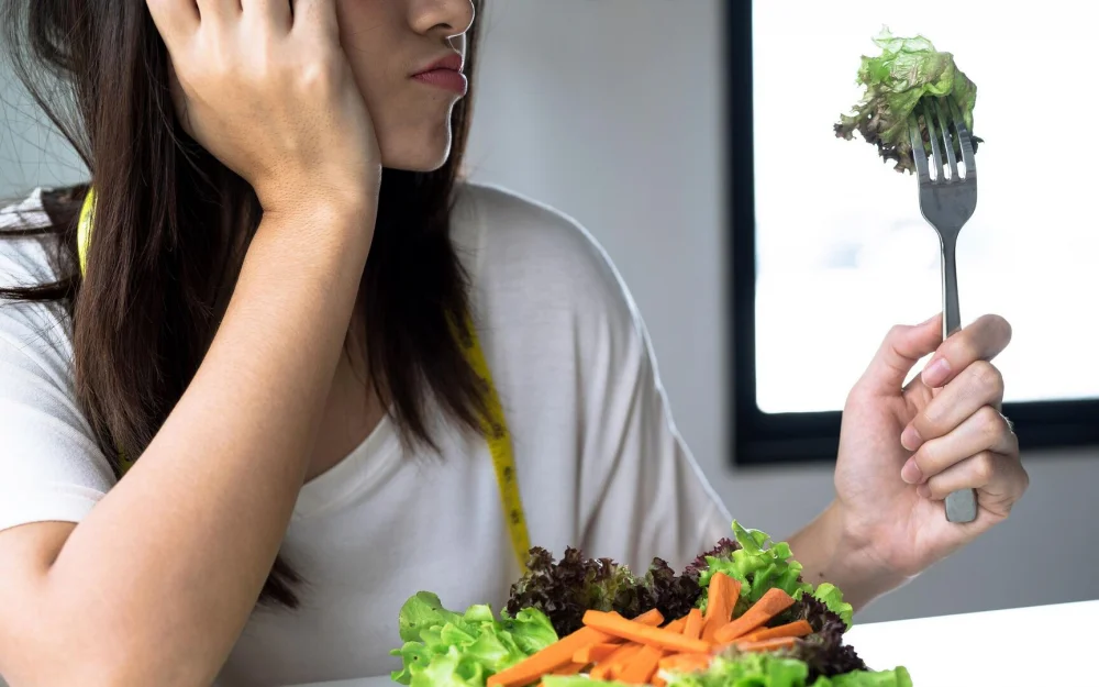 Больше трети россиян хотят похудеть к Новому году, показало исследование