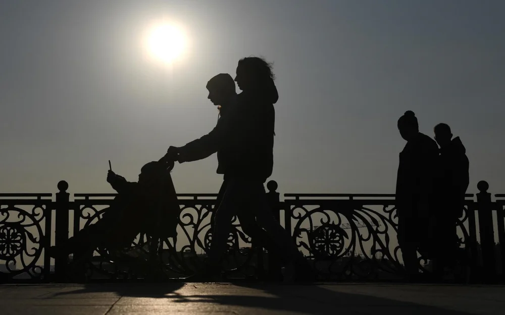 Большинство россиян смотрят в будущее с оптимизмом, показал опрос