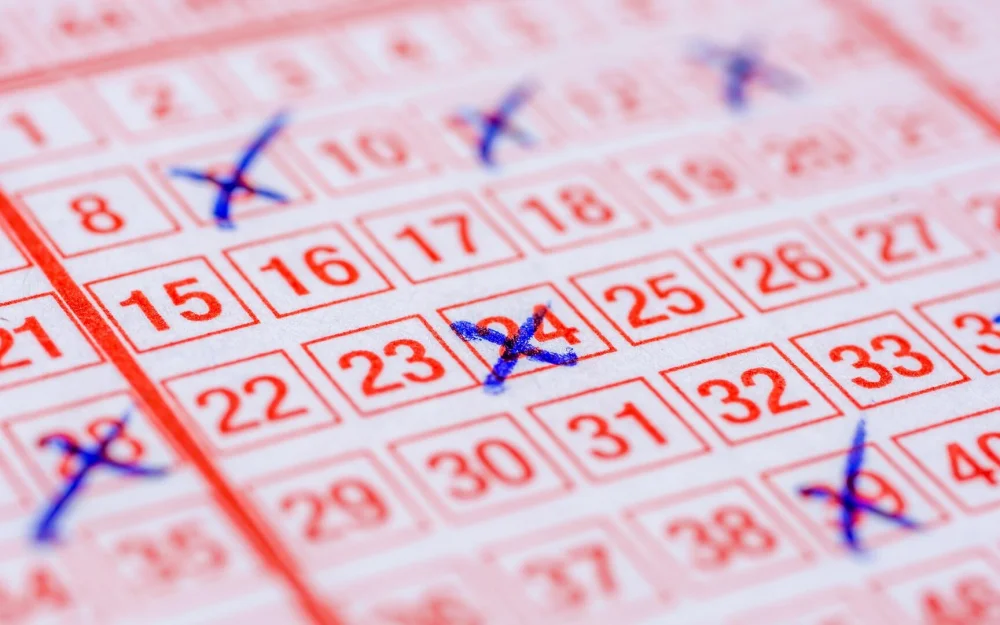 Прораб из Москвы отметил в лотерейных билетах дату рождения и выиграл