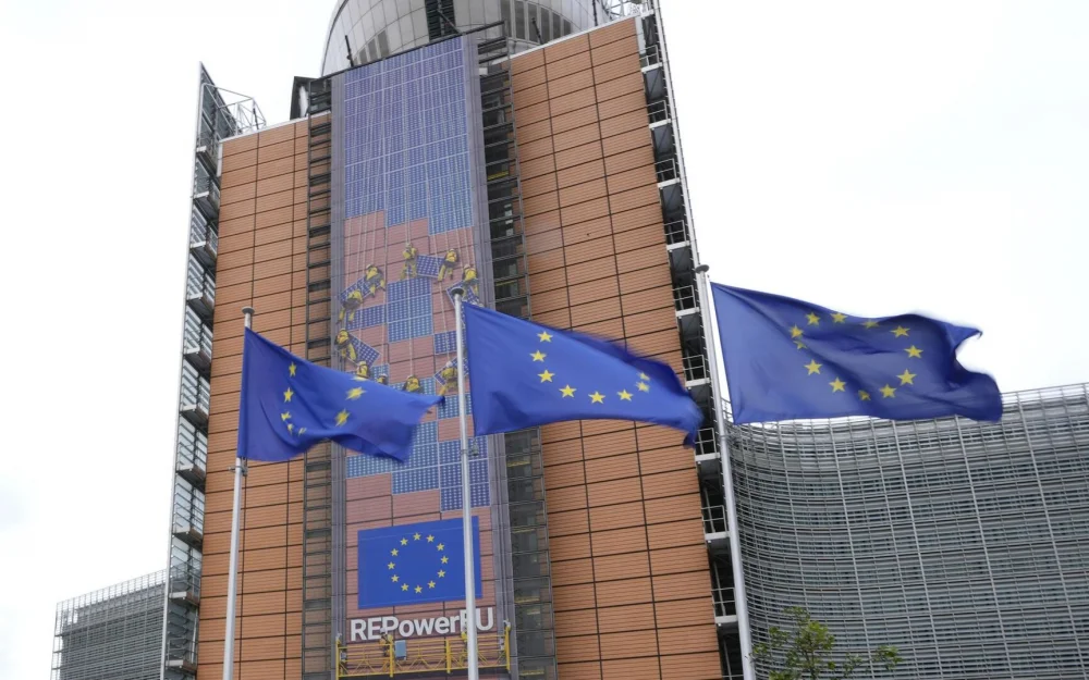 Лидеры ЕС отложили решение по замороженным активам России, пишет Bloomberg