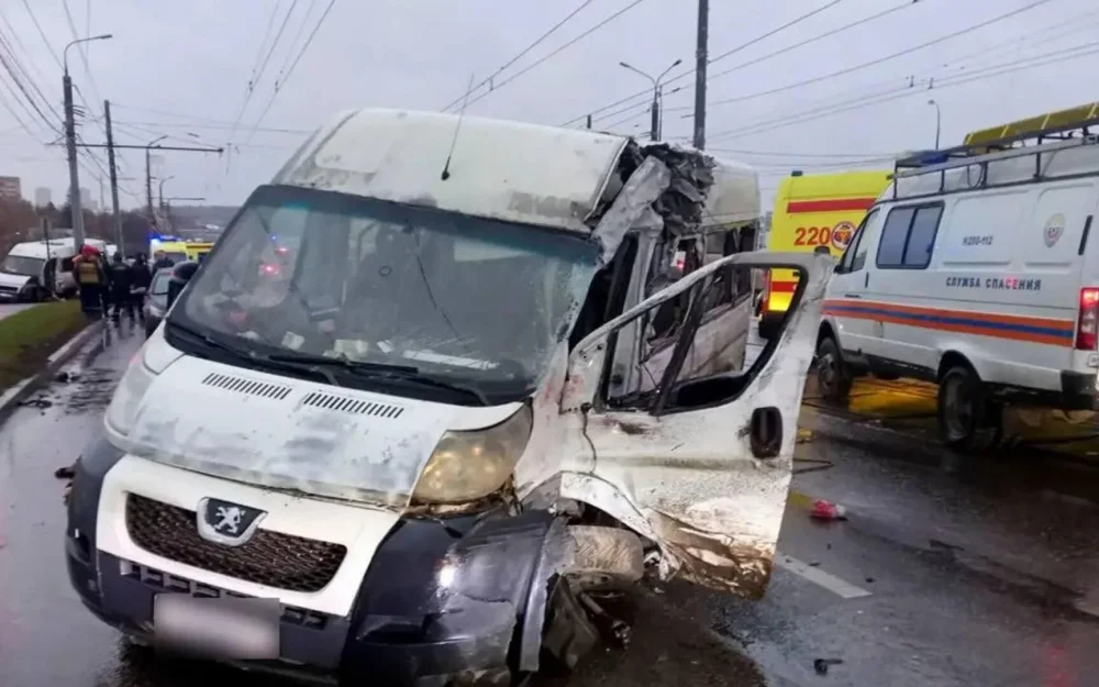 В ДТП с трамваем в Туле пострадали 20 пассажиров